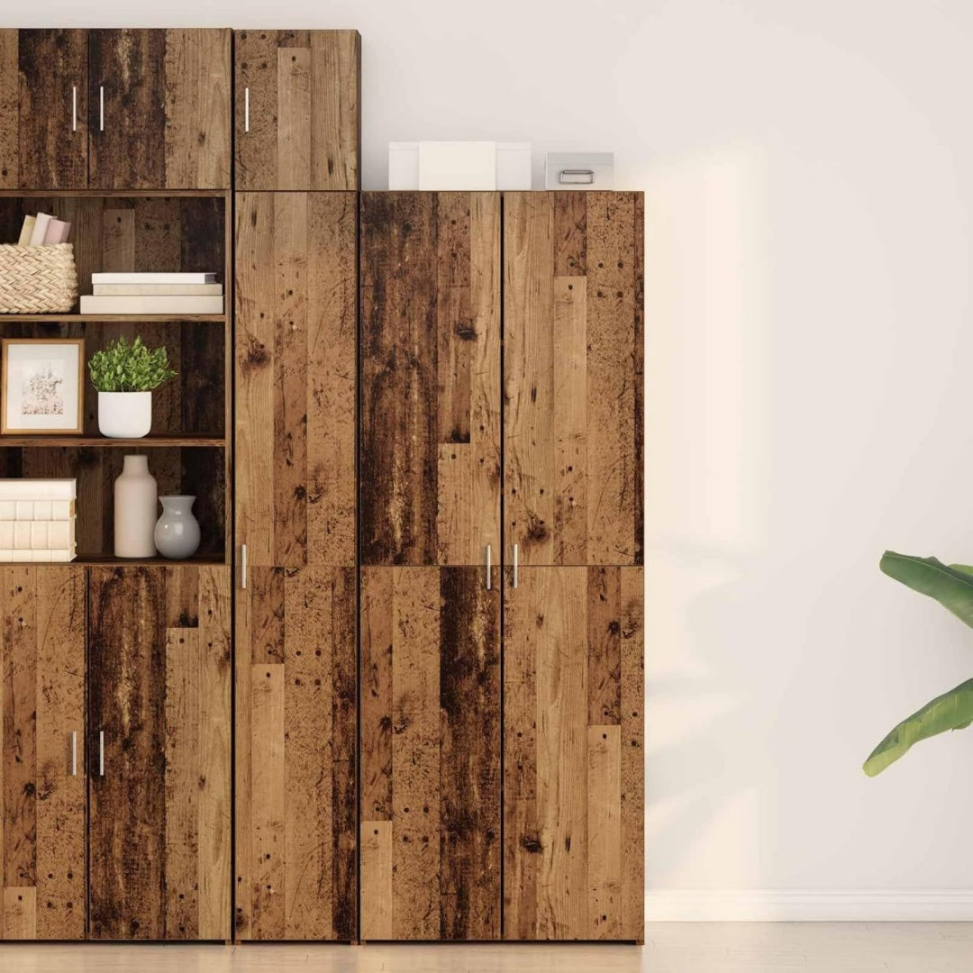 Hochschrank aus Massivholz