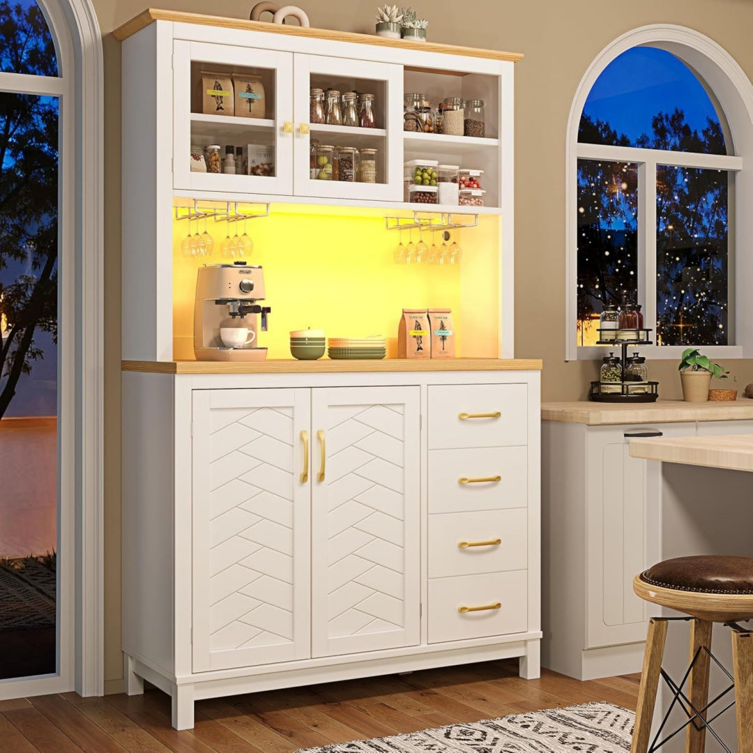 Sideboard verbindet 4 Tueren und LED Beleuchtung