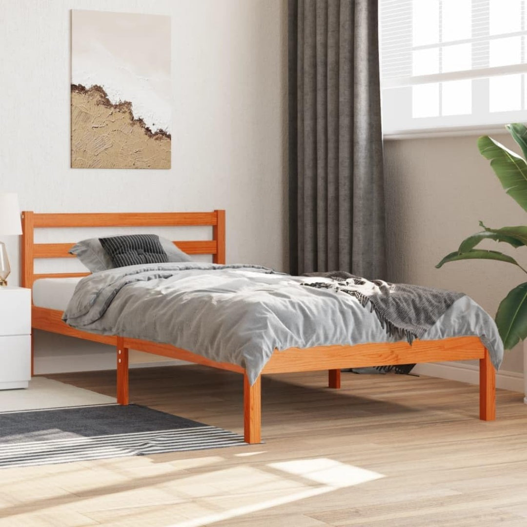 Bettgestell mit den Massen 75 x 190 cm aus Massivholz