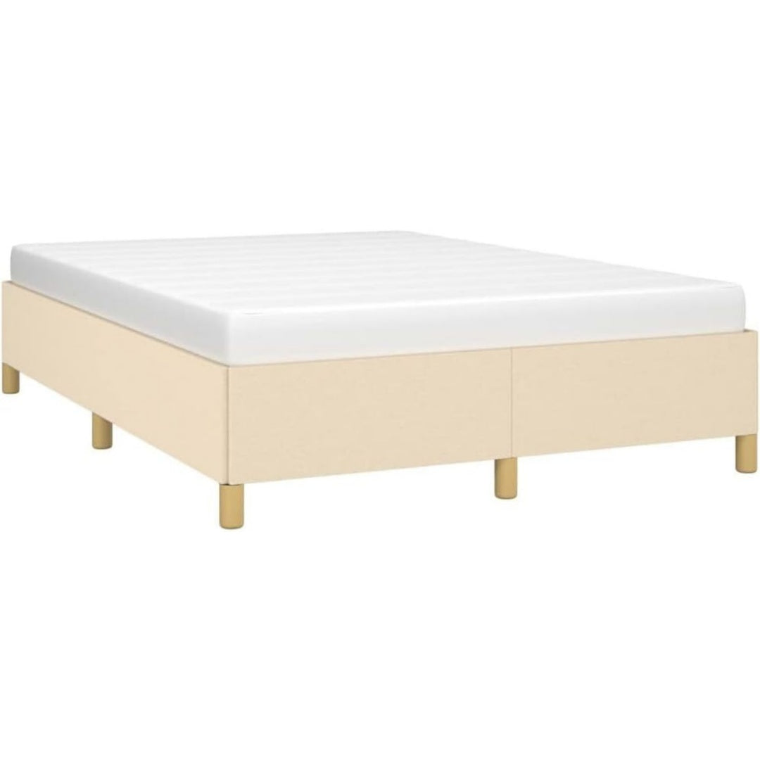 Bettgestell in Creme mit einem Lattenrost
